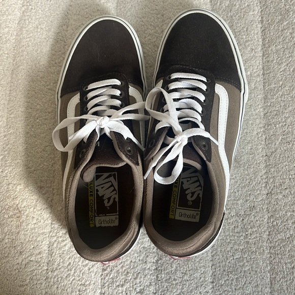 Vans - Picture 2 of 4